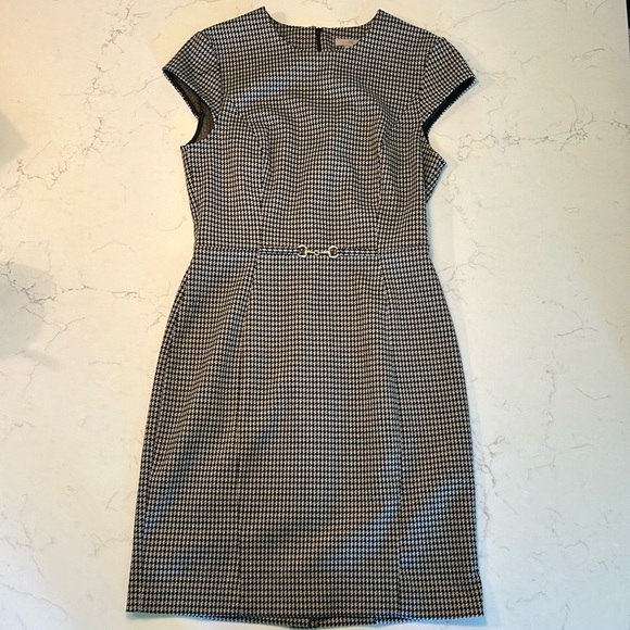 H&M Dresses & Skirts - Houndstooth sheath dress